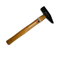Купить Молоток 800 г квадратный боек, дерев. ручка (1/12) "Вихрь"