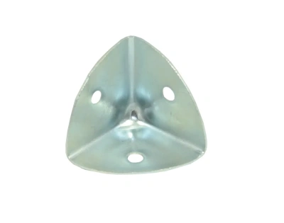 Купить Уголок трехсторонний 30х30х30 цинк 