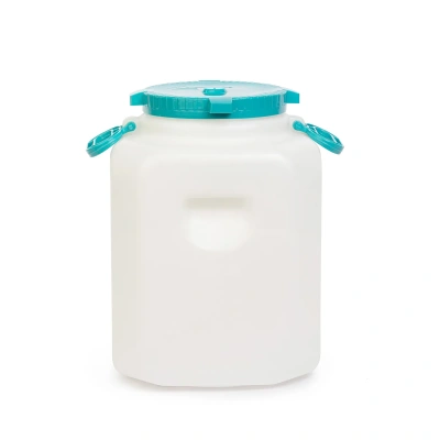 Купить Канистра-бочка пласт. 40 л прямоуг. с крышкой и ручками (D горл. 215 мм) (1/4) "Альтернатива" м680