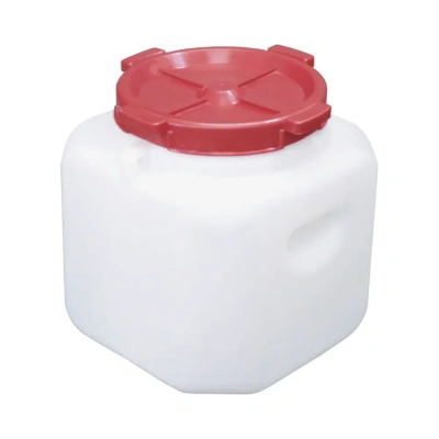 Купить Канистра-бочка пласт. 20 л прямоуг. с крышкой (D горл. 215 мм) (1/6) "Альтернатива" м459